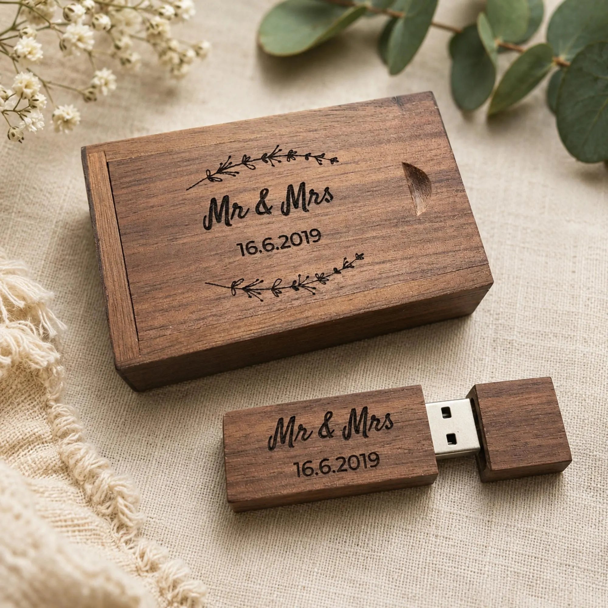 Custom wooden wedding usb